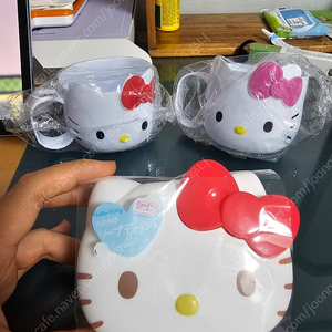 미개봉)헬로키티 컵 & 비누 받침 케이스 세면도구