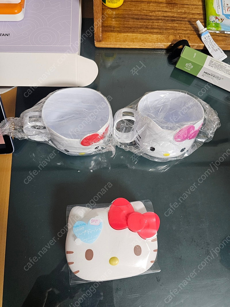 미개봉)헬로키티 컵 & 비누 받침 케이스 세면도구--5