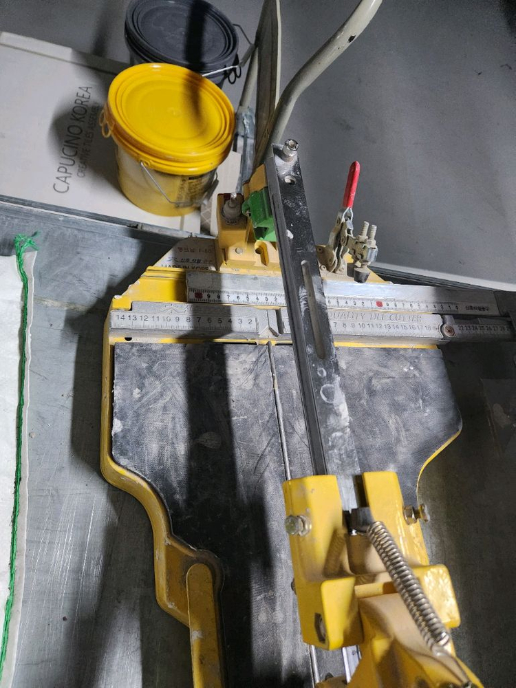 대형 타일 커터기 이미지