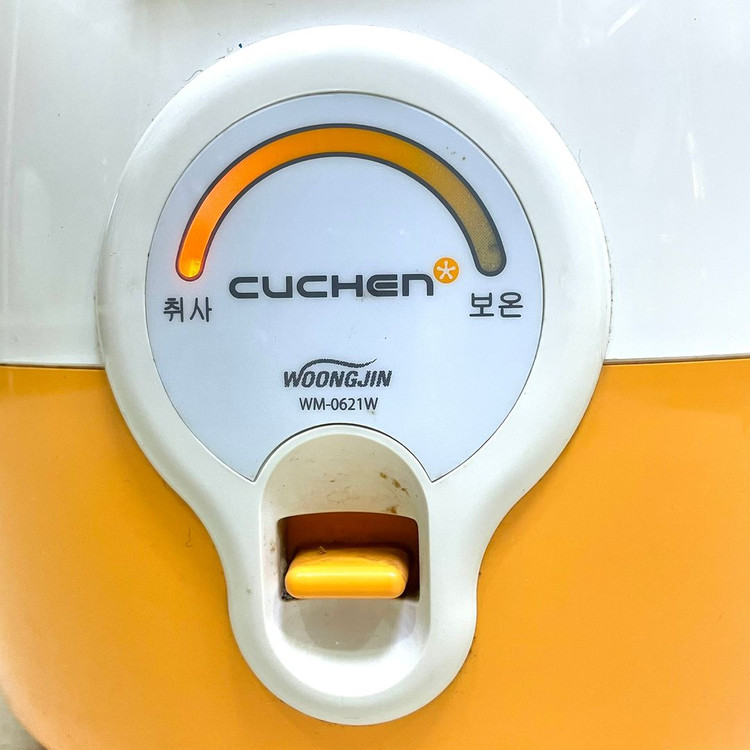 쿠첸 6인용 전기밥솥 WM-0621W 이미지