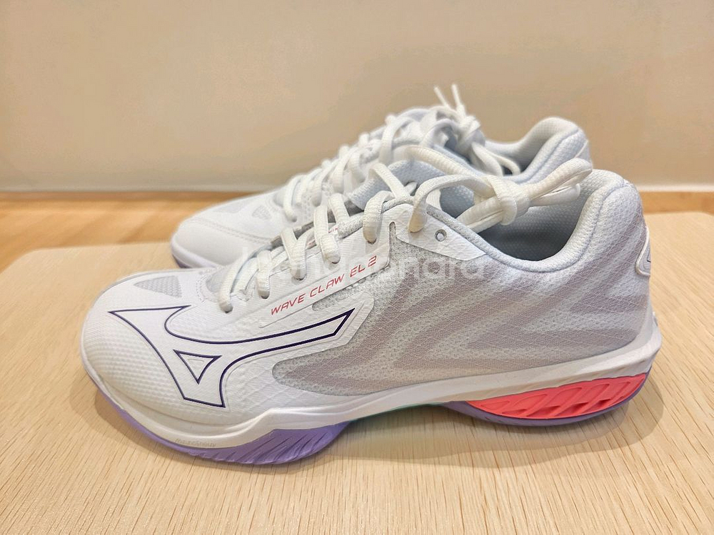 여성용 미즈노 배드민턴화--2