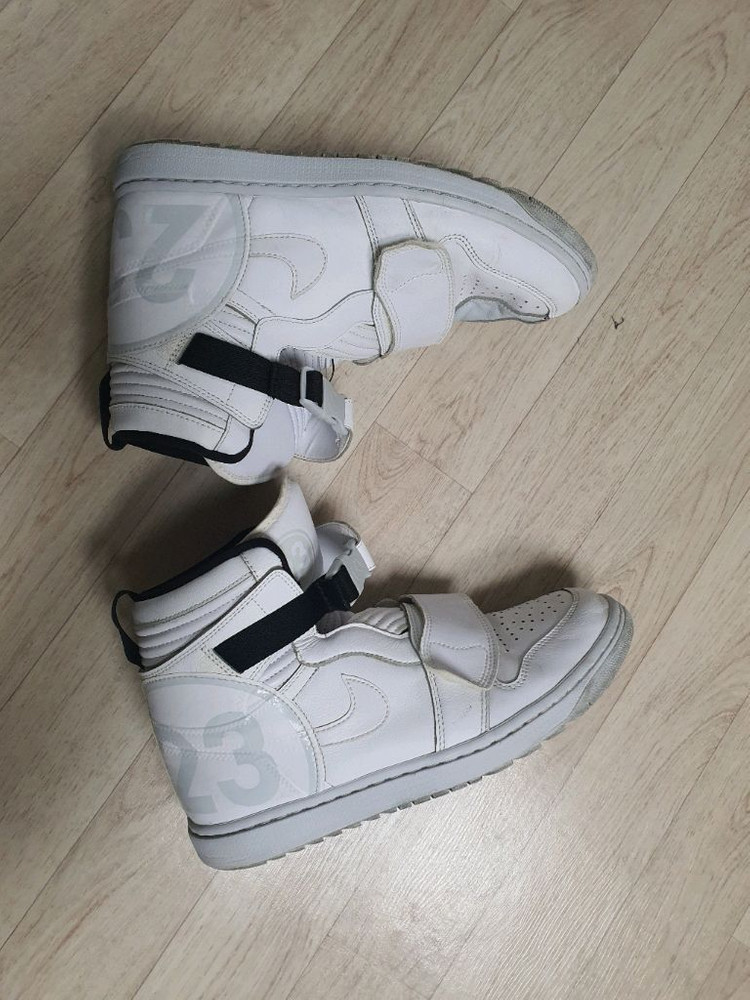 300 나이키 에어 조던 1모토 농구화 운동화 300사이즈 완전좋아요 이미지