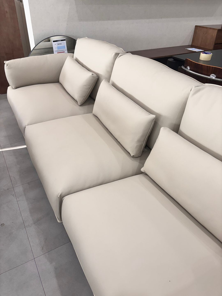 천연가죽 4인용 소파 이미지