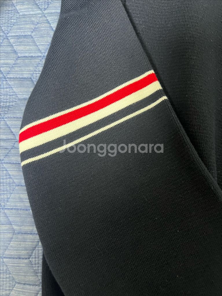 24ss톰브라운 암밴드가디건 신형택 3사이즈 팝니다!--2