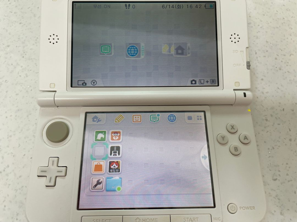 닌텐도 3ds xl 동물의숲에디션 (뱅크,무버) 이미지