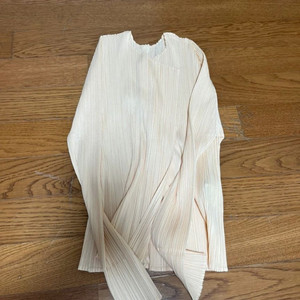 플리츠플리즈 21년 먼슬리 가디건 라이트베이지