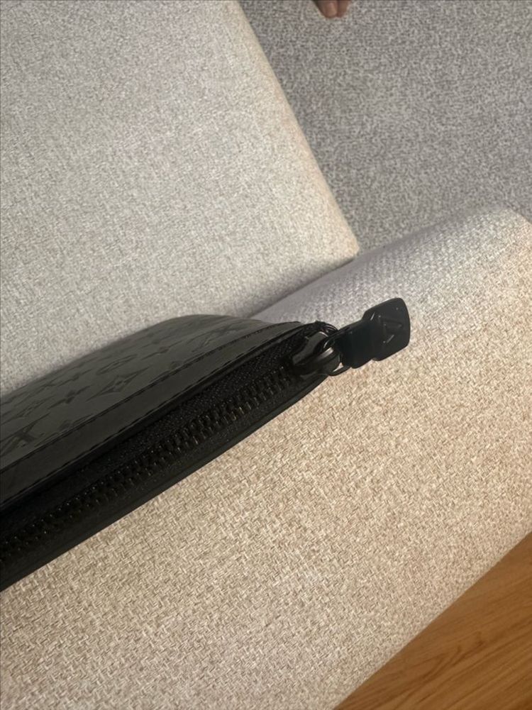 루이비통 쉐도우 디스커버리 클러치 M62903 판매합니다--5