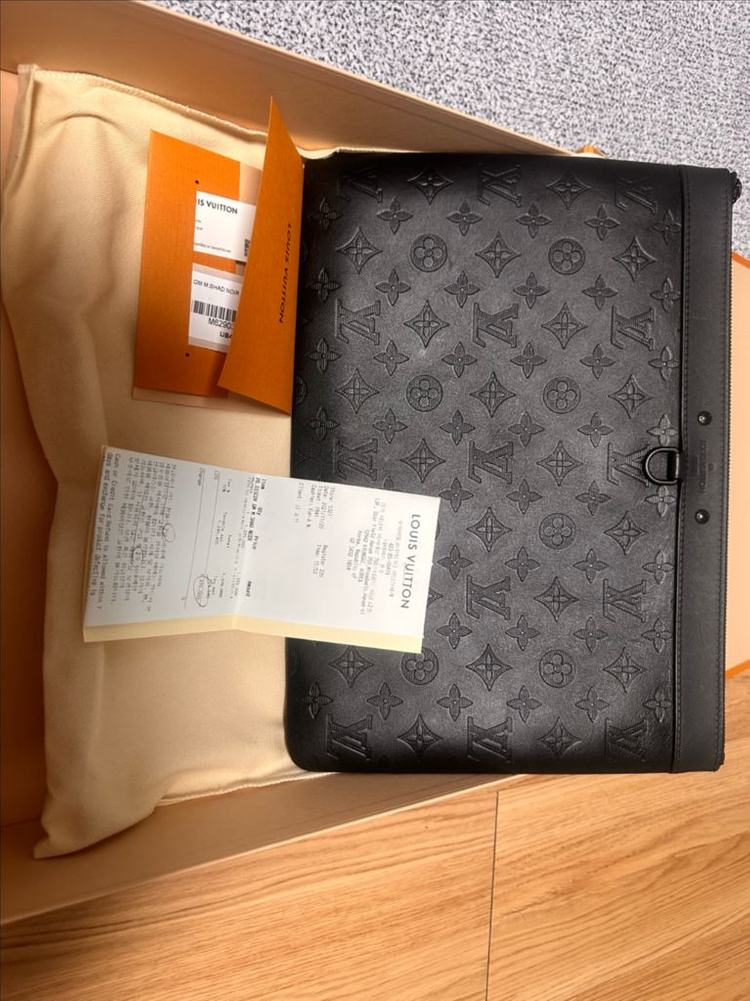 루이비통 쉐도우 디스커버리 클러치 M62903 판매합니다--7