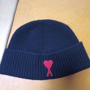 아미 하트 로고 니트 비니