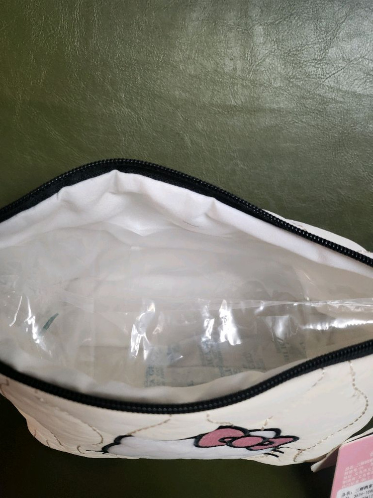 헬로키티 누빔 파우치--1