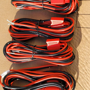 휴즈 달린 전선 입니다.