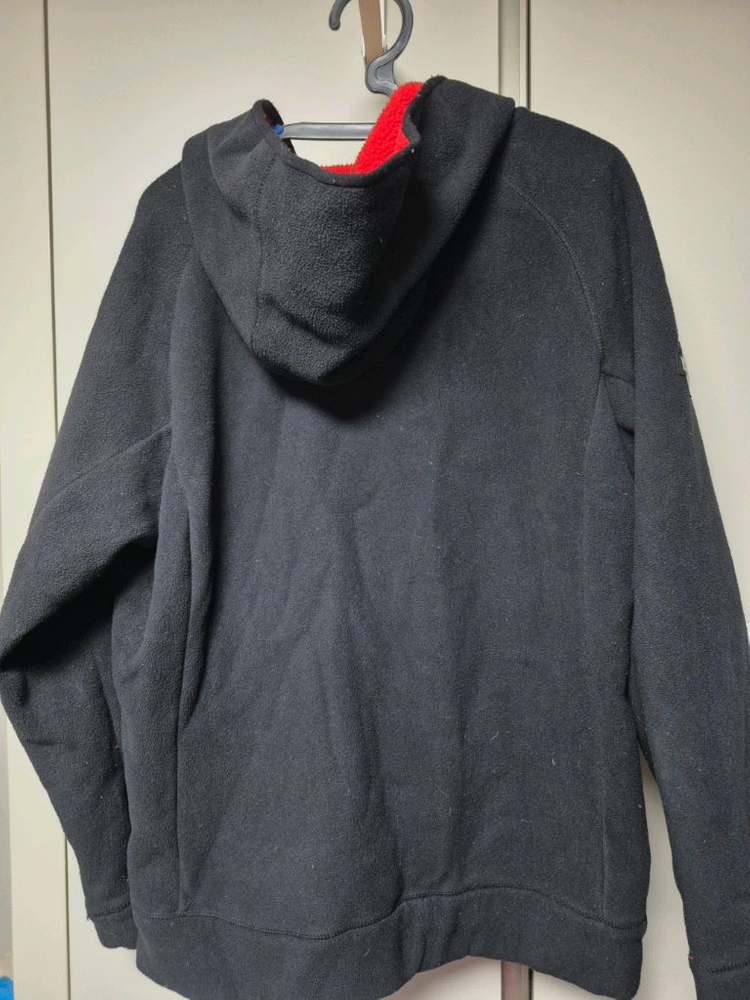 데상트 정품 스위스 스키팀 아우디 후드집업 105사이즈 팝니다 이미지