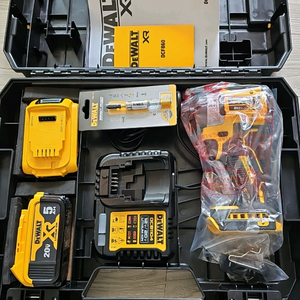 디월트 20V 임팩드릴 셑트 DCF860 새제품