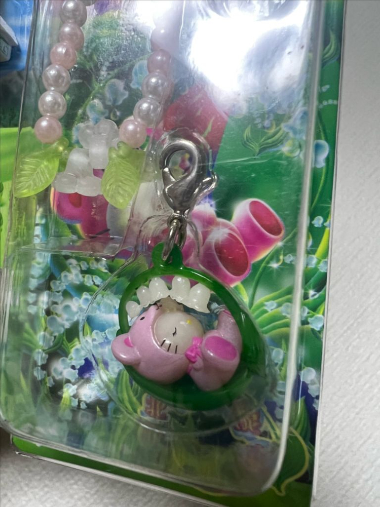 헬로키티 북해도 한정 스트랩 키링 아스파라거스 / 은방울꽃 이미지