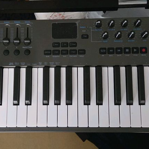 넥타 임팩트 LX49+ 49건반 컨트롤러