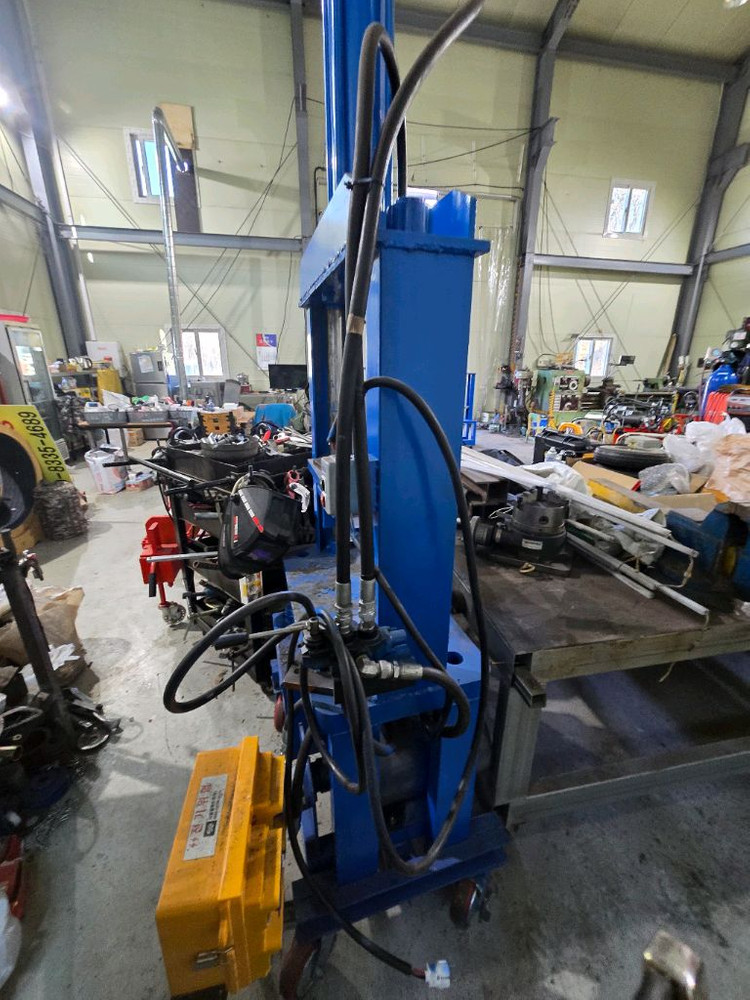 유압작두 작업철 유압프레스 이미지