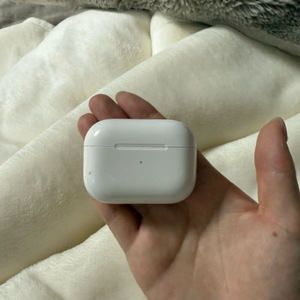 에어팟 프로 2세대 본체+오른쪽 이미지