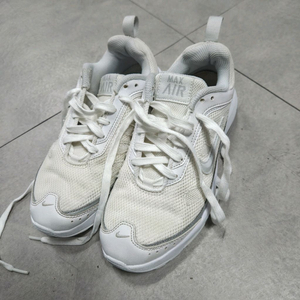 나이키 에어 맥스 AP 런닝화 235