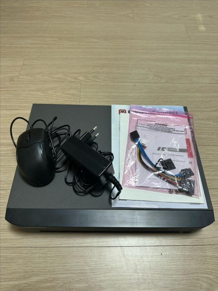 하이크비전 CCTV 녹화기 4채널 800만화소 iDS-7204HUHI-M1/S--1