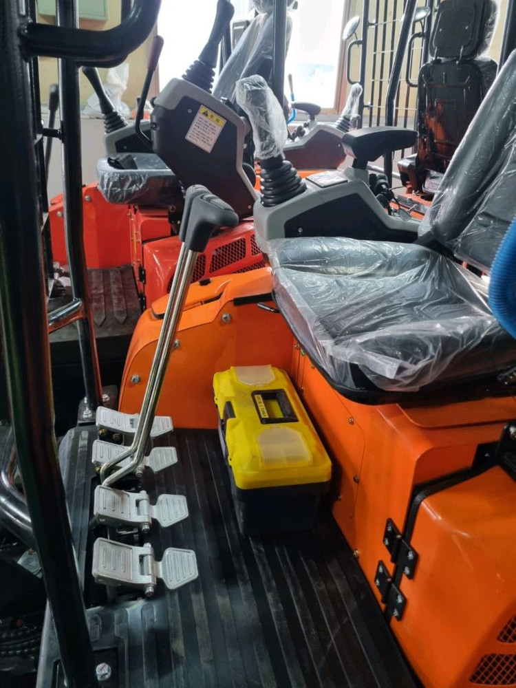 1.7톤 미니굴삭기 017 포크레인 저렴하게 가져가세요 바가지는 풀옵션--2