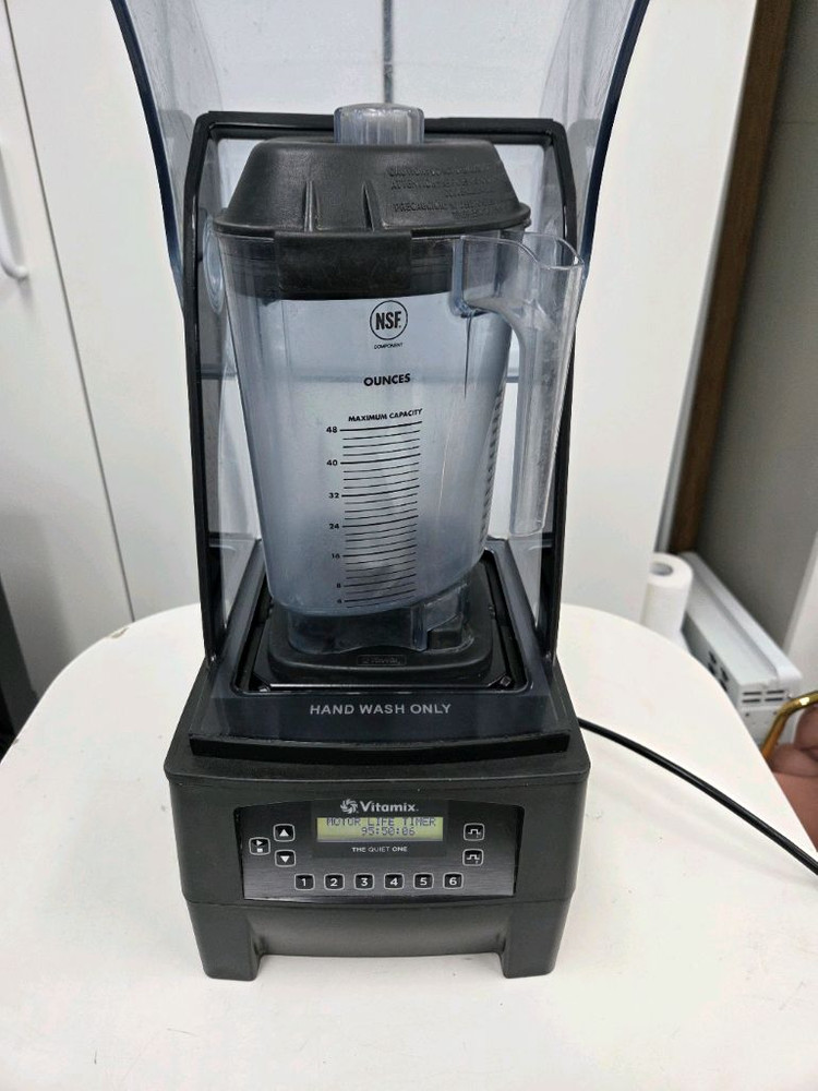 바이타믹스콰이어트원 블렌더--1