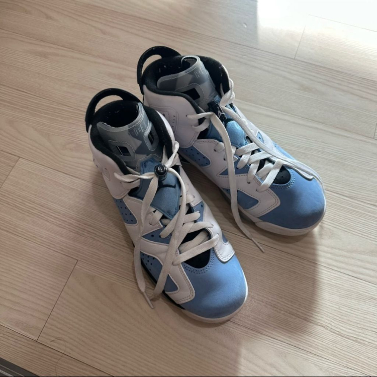 나이키 에어 조던6 레트로 유니버시티 블루 240 이미지