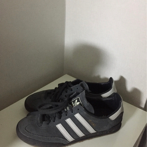 아디다스 진스 블랙 화이트