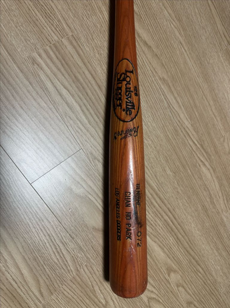 루이스빌 슬러거 박찬호 선수 사용 야구 배트--1