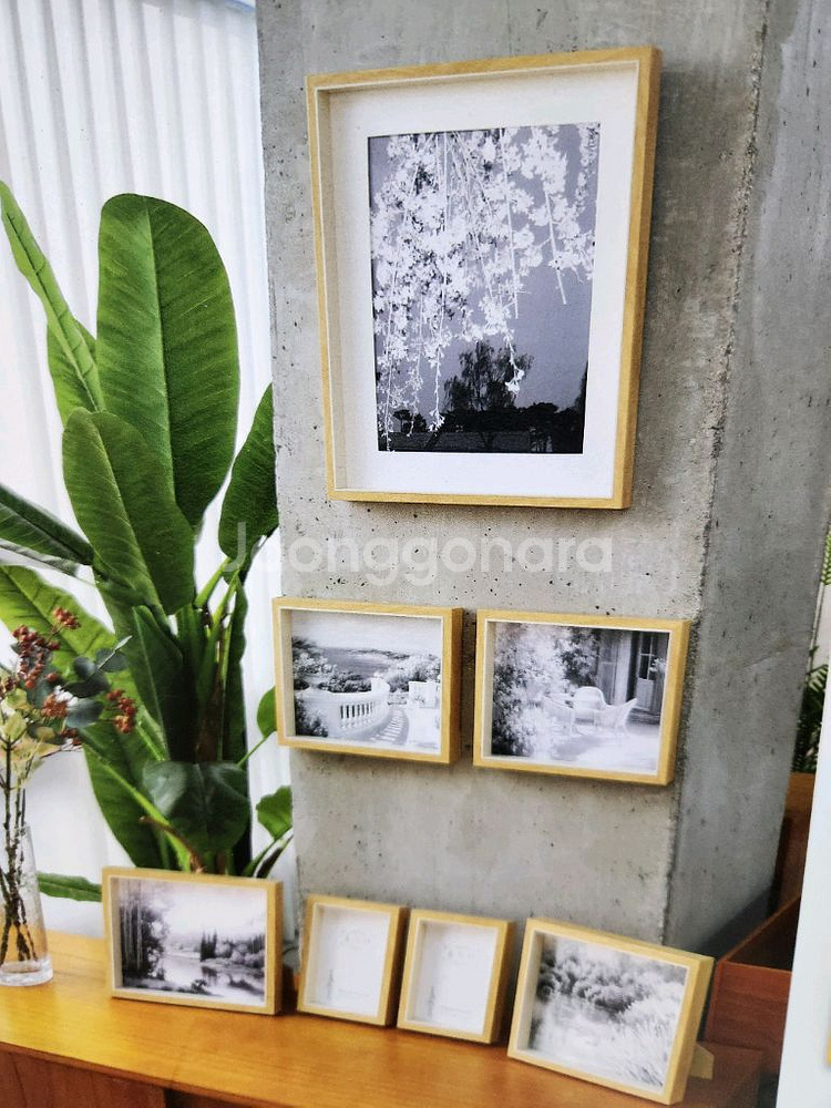 NATURAL 브랜드의 PRISM II PHOTO FRAME 액자 7개 세트입니다---1