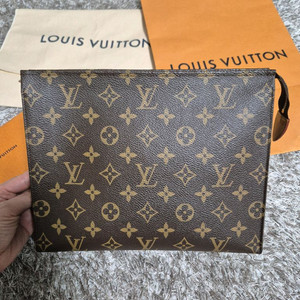루이비통 토일렛 26 모노그램 파우치