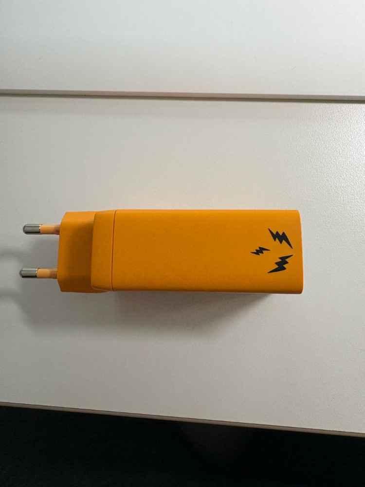 anker 앤커 포켓몬 에디션 120W 3포트 USB C타입 충전기--1