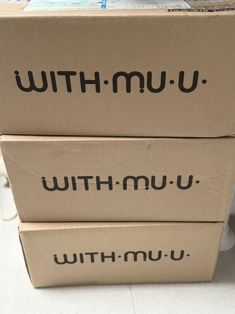 지디 응원봉 미개봉 팔아요! 지드래곤 포카or엽서 사은품 이미지