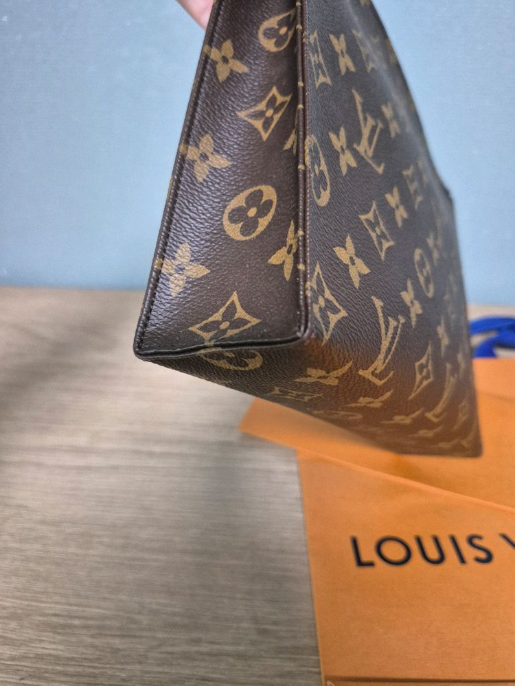 루이비통 토일렛 26 모노그램 파우치--3