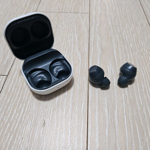 삼성 갤럭시 버즈 FE 블랙 판매합니다.