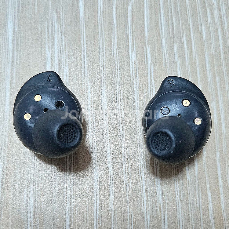 삼성 갤럭시 버즈 FE 블랙 판매합니다.--4