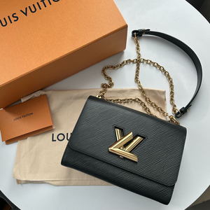 루이비통 트위스트 MM 블랙 금장 체인백 M21113
