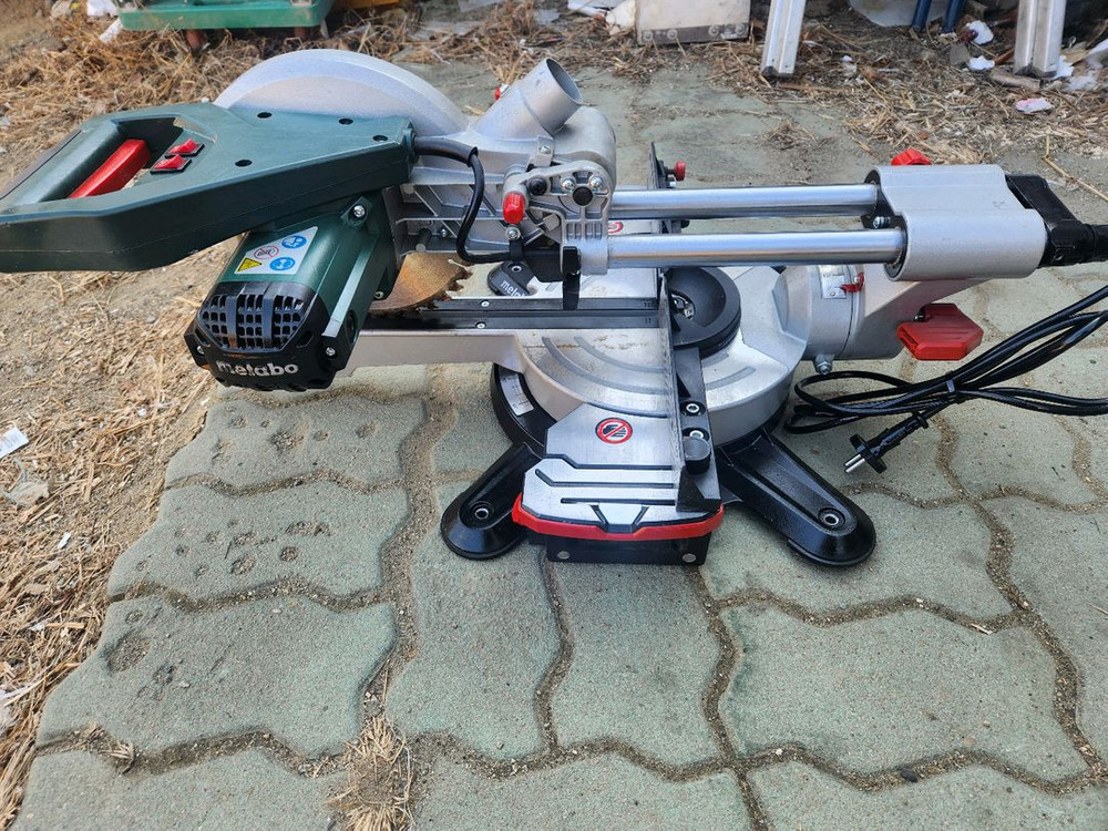 메타보 슬라이딩각도절단기 KGS216M 판매 이미지