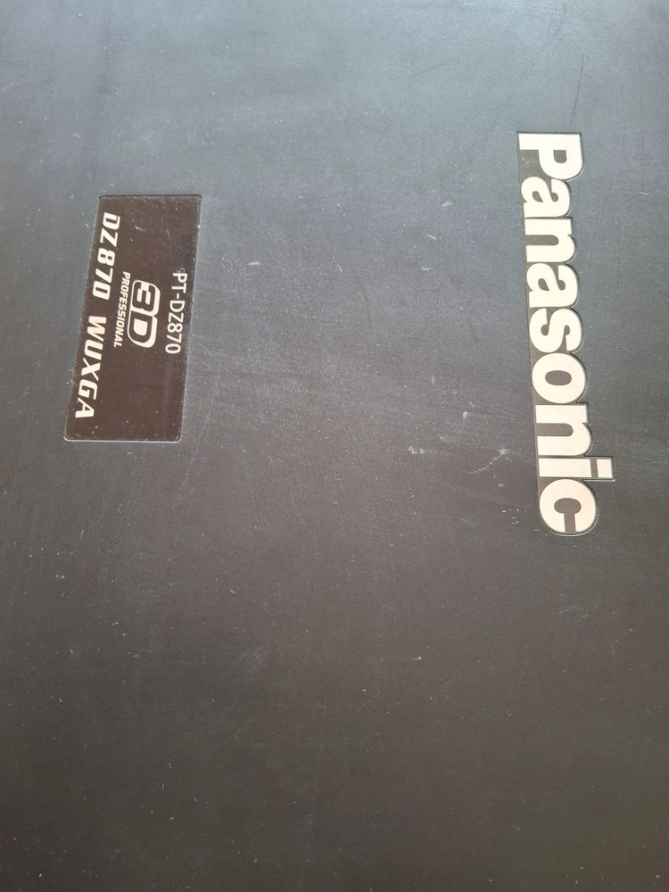 파나소닉 프로젝터 pt-dz870--1