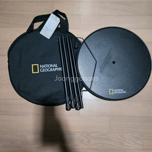 내셔널지오그래픽 캠핑용 접이식 테이블 새상품