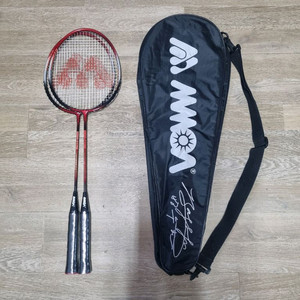 방수현 배드민턴 라켓 한쌍 팝니다