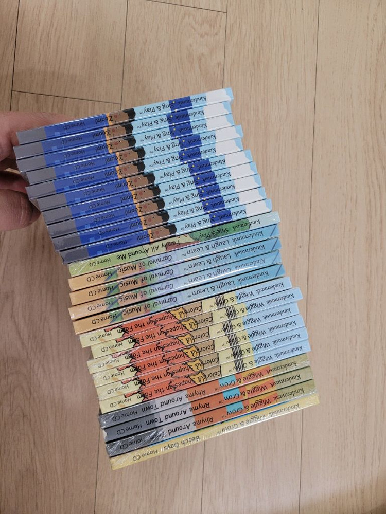 킨더뮤직 Wiggle & Grow 등 CD 6종(새상품)--9