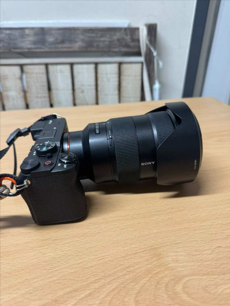소니 A7C2 + 2470gm1 풀박스 이미지