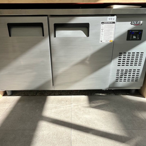 유니크 직냉식 냉장 냉동고 1500입니다