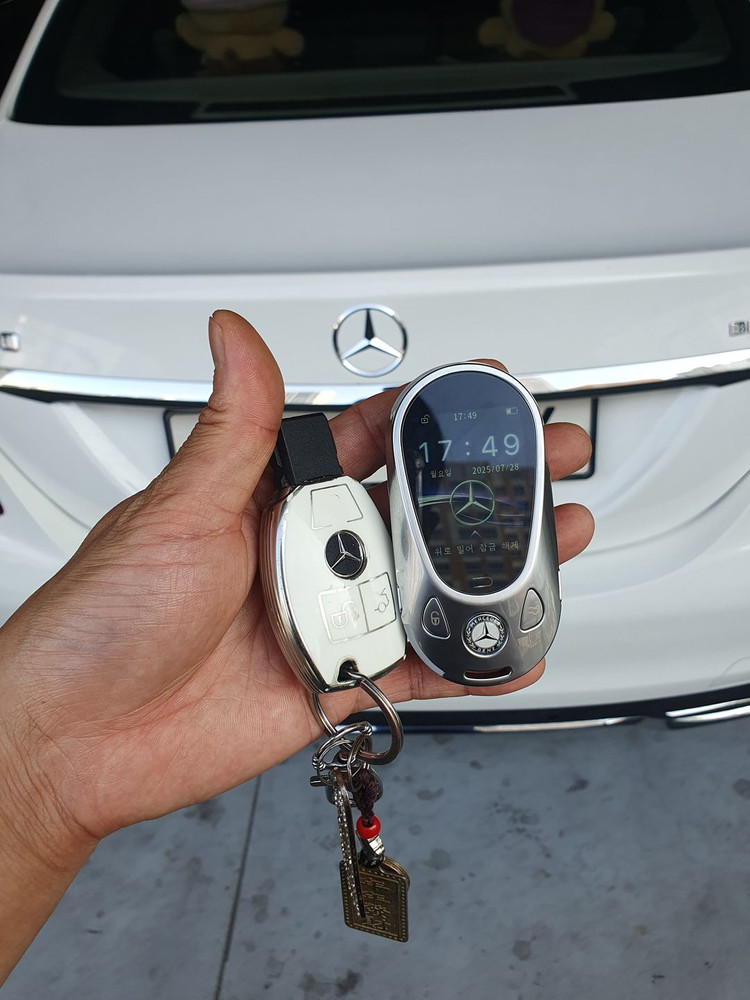 벤츠 cls300d 20년 벤츠 타원형 디스플레이키로 개조 이미지