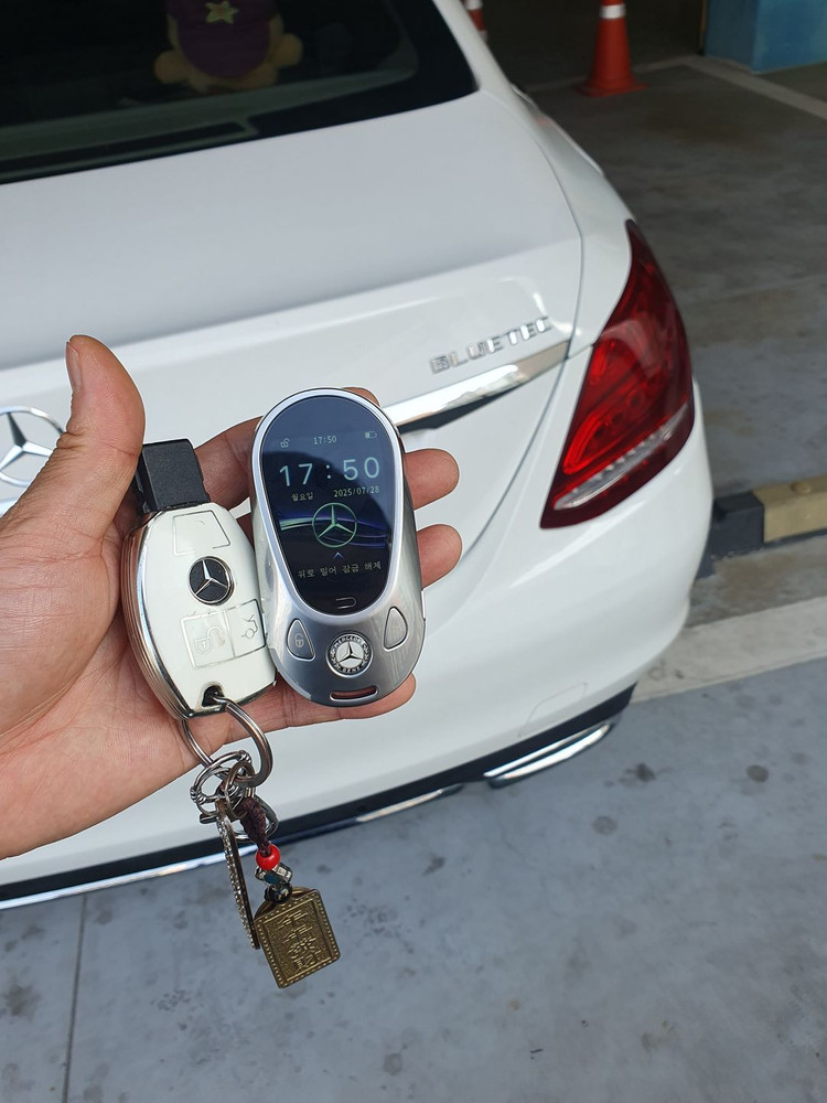 벤츠 cls300d 20년 벤츠 타원형 디스플레이키로 개조 이미지