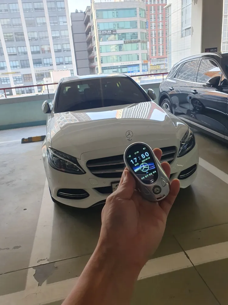 벤츠 cls300d 20년 벤츠 타원형 디스플레이키로 개조 이미지