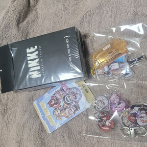 두찜x니케 NIKKE 콜라보 스탠드 키링 세트