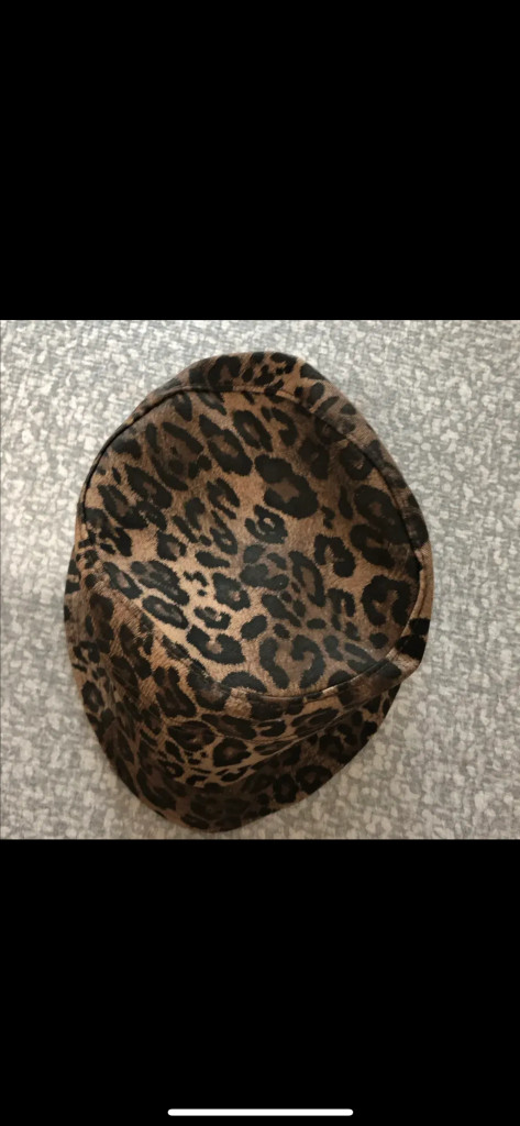 소윰 22년 레오파드 호피 벙거지 모자 soyoom 버킷 페도라 이미지