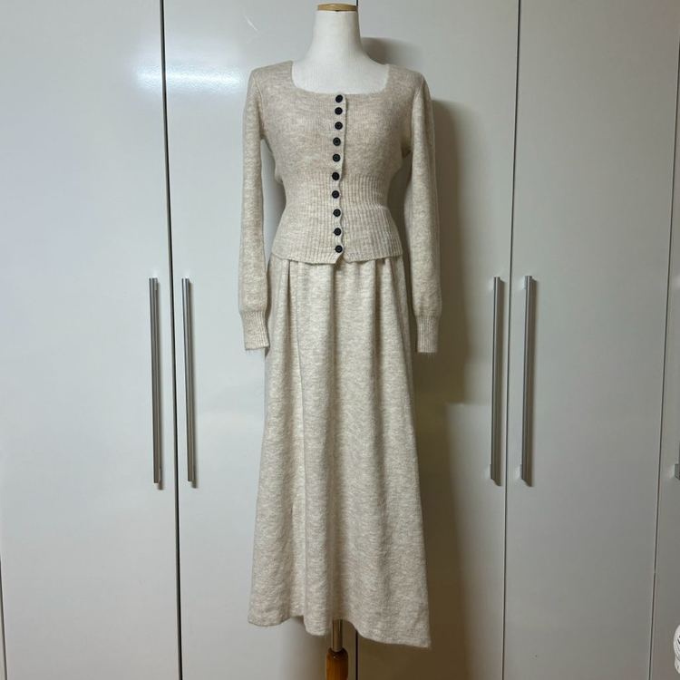 스퀘어넥 단추 니트 + 롱 밴딩 맥시 니트 스커트 세트 투피스 셋업--5