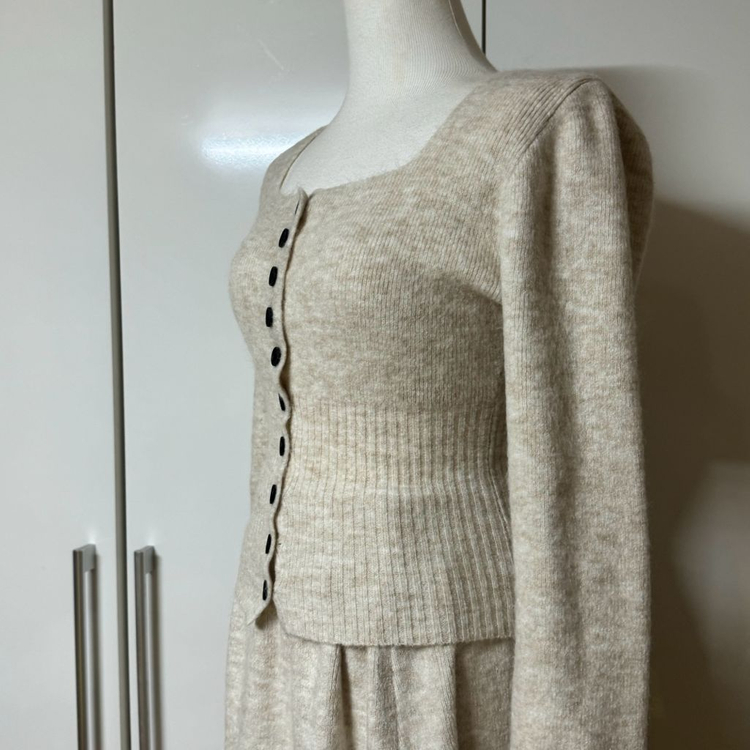 스퀘어넥 단추 니트 + 롱 밴딩 맥시 니트 스커트 세트 투피스 셋업--9